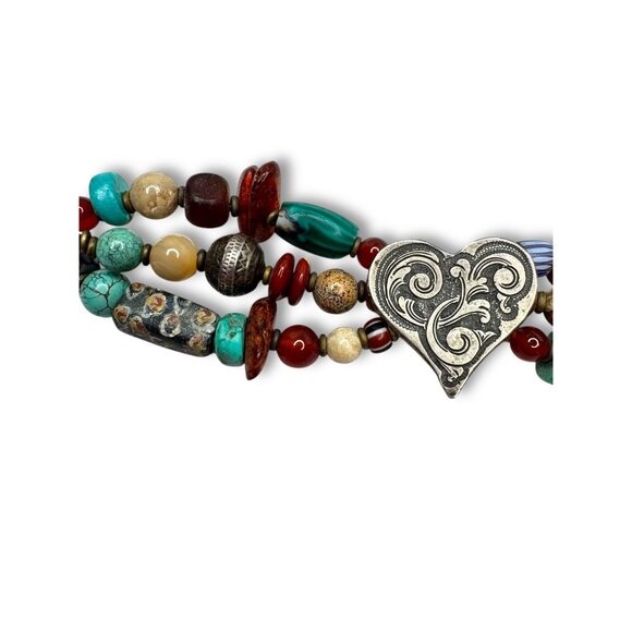 Handcrafted African Trade Bead Bracelet With Heart Centerpiece - Picture 4 of 13